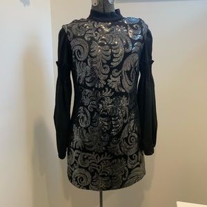 LeChateau sleeveless sequin holiday dress/tunic.